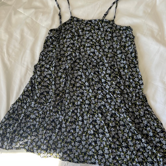 dress - Picture 1 of 4